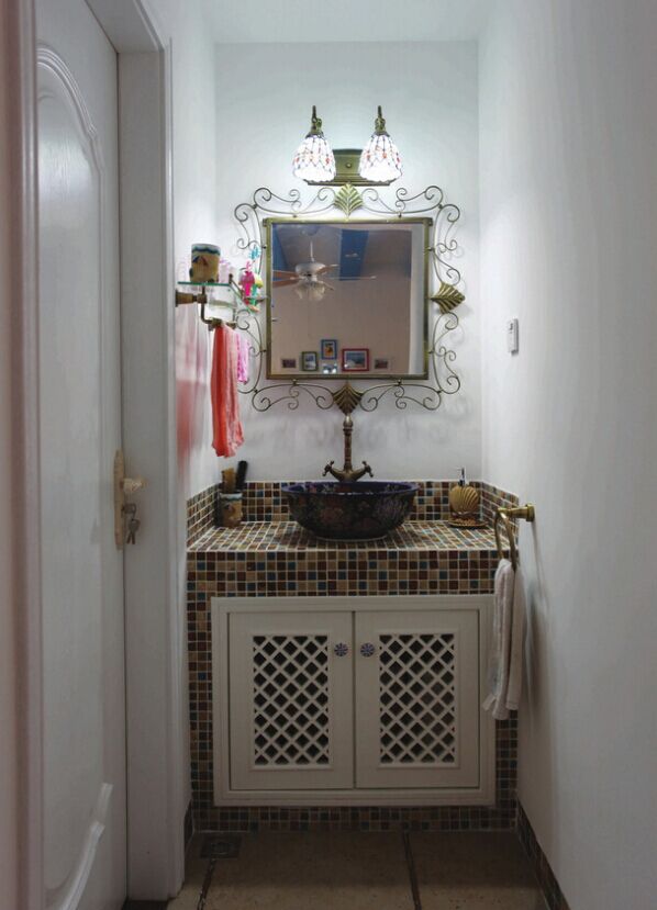 家裝效果圖－地中海風格洗手池裝修設計圖片.jpg